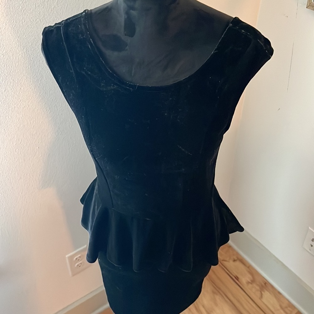 Guess black velvet peplum mini dress Sz 6